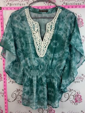 Suzy Shier shirt top Teal Tie-Dye Peasant Tunic crochet Cream Lace Trim T-shirt